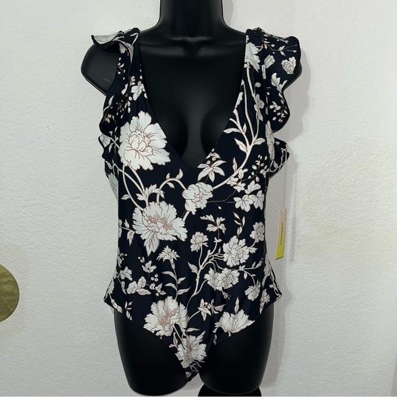 Summersalt ruffle backflip one-piece swimsuit-Brand New!